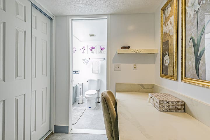 Hilo Studio With Pool And Balcony In Waiakea Villa - Hilo, HI