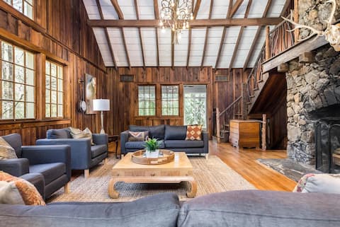 Historic Macon Luxury Lodge with updated decor