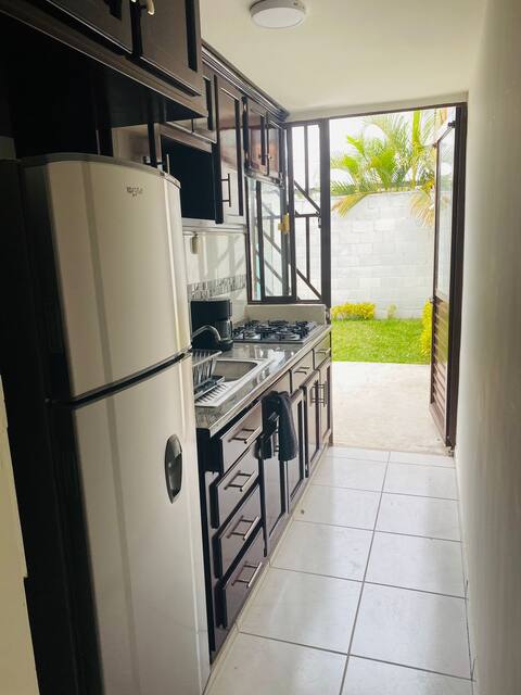 ¡¡Casa entero en Ciudad Fernández, 3 hab., A/C!!
