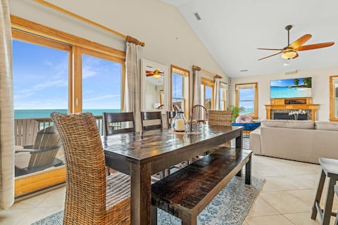 Oceanfront OBX Hot Tub & Game Room-Backyard beach