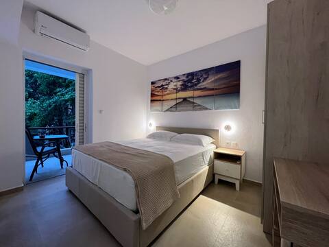 Spacious 2 bedroom apartment 200m from the sea