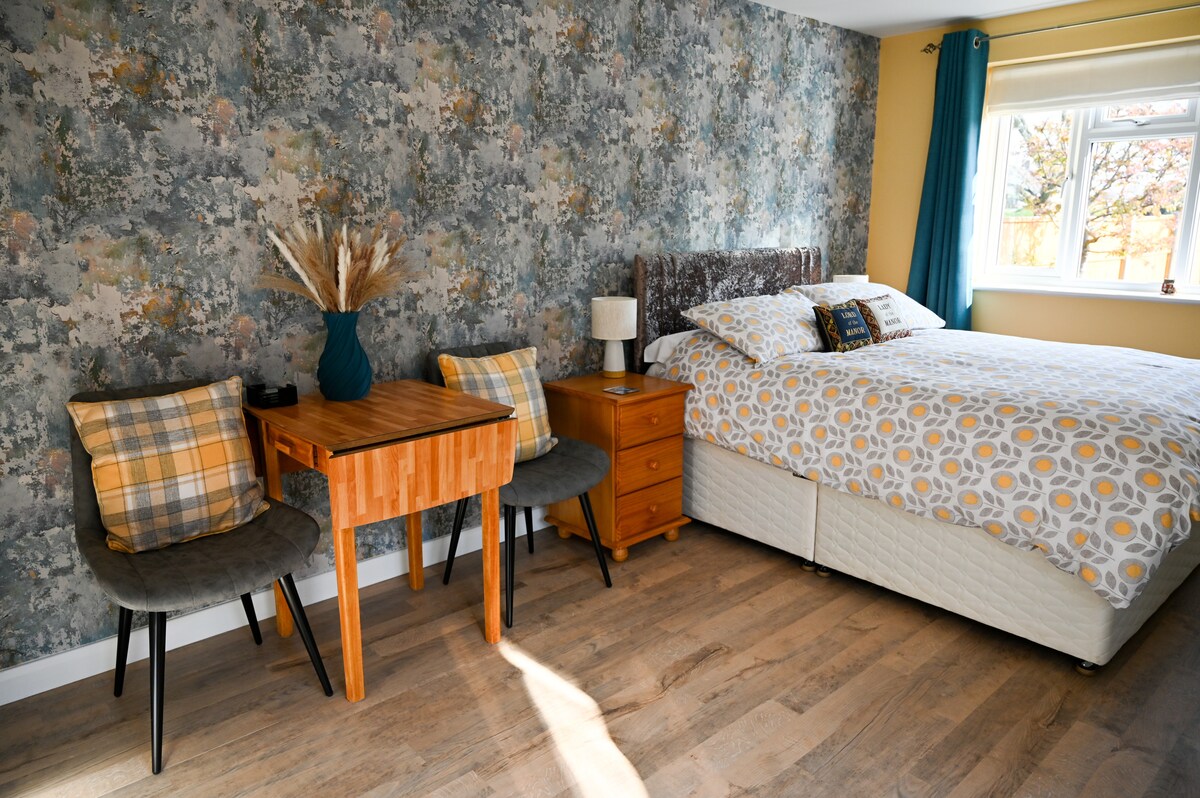 Successful Airbnb property: Holly Cottage at Bramleys - 1 bed accommodation in Stratford On Avon