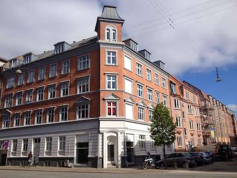 80 m ² The apartment is very centrally located
