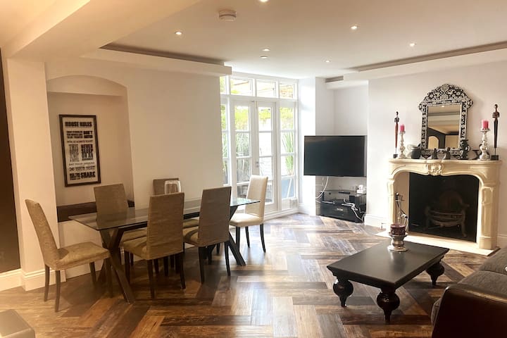 Stylish 4-bed family garden flat in Holland Park!