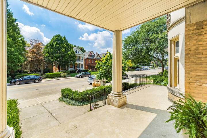 Historic home in Olde Towne East-sleeps 12 gallery image 3