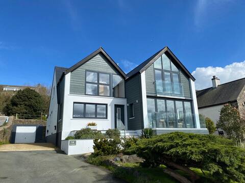 The Beacon - stunning coastal Solva home
