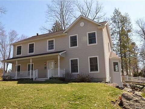 Awesome Lake Home with tons of fun!