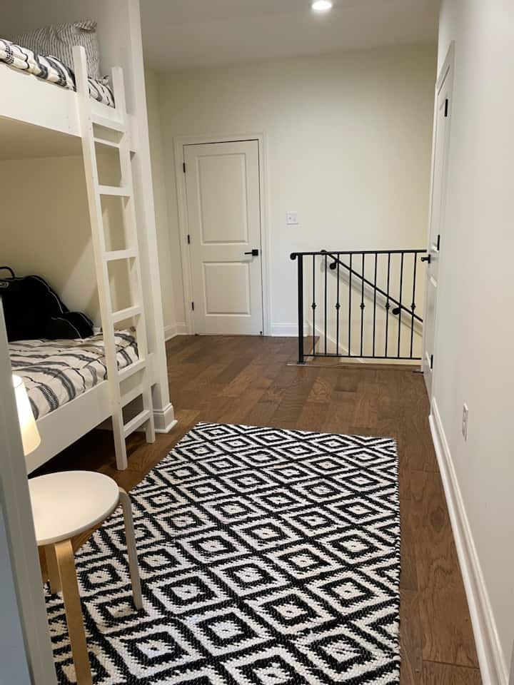 Entire Upstairs Living Space- Just For You! - Oxford, MS