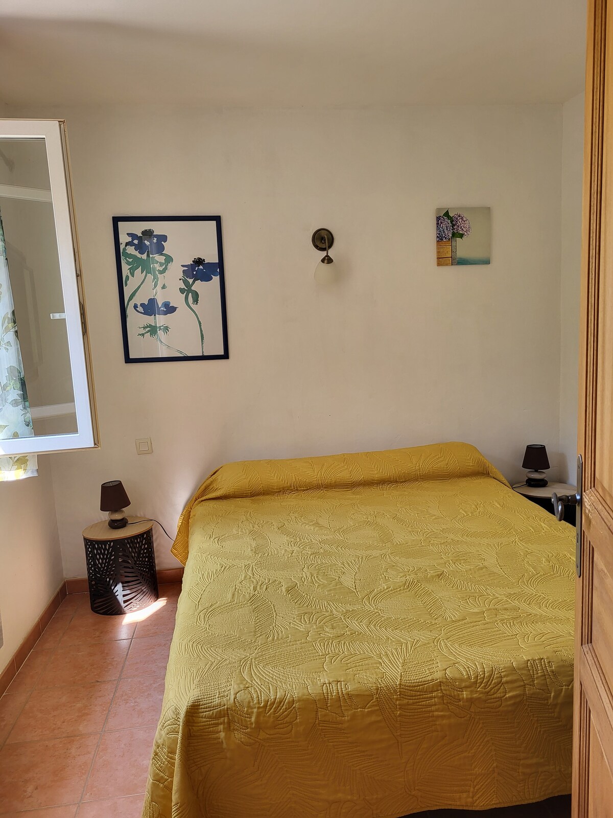 Кревет во спална соба 160 см 