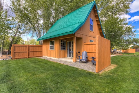 Cottonwood Cabin: Private Garden Access