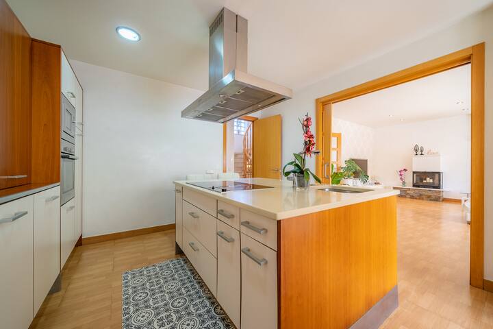 Beverly Hills Lux – Design Villa – Pool and garden gallery image 4