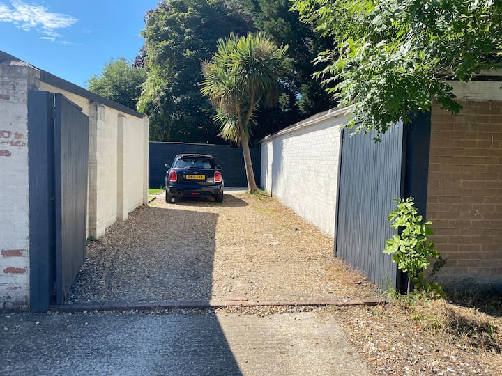 10 Best ShortTerm Rentals In Guildford, UK Updated 2024 Trip101