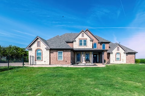 Estate house with Pool & great views