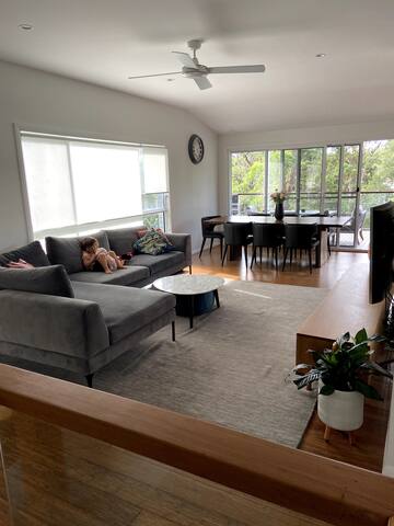 Spacious 4 bedroom Family home. gallery image 2