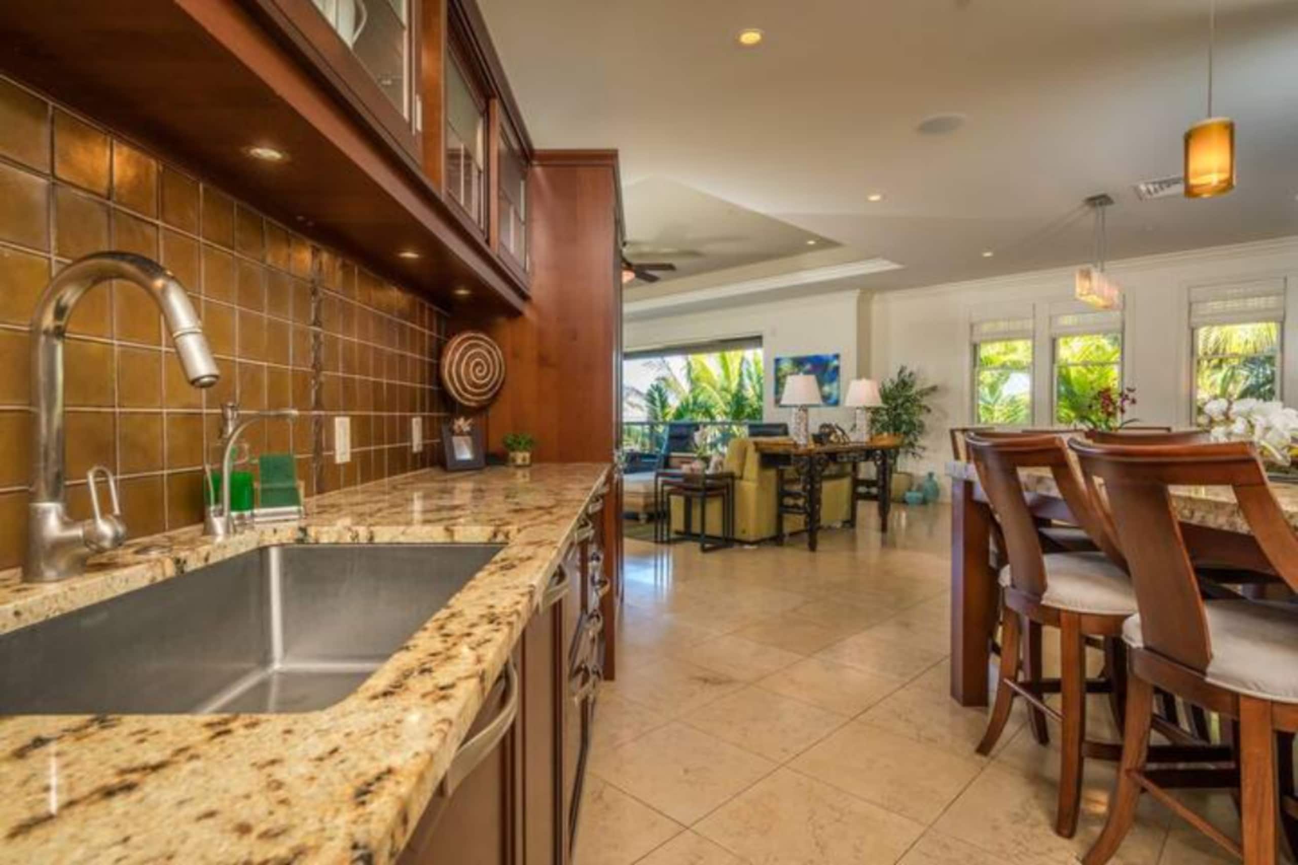 Condo in Kihei · ★4.94 · 3 bedrooms · 6 beds · 3.5 private baths - Image 15