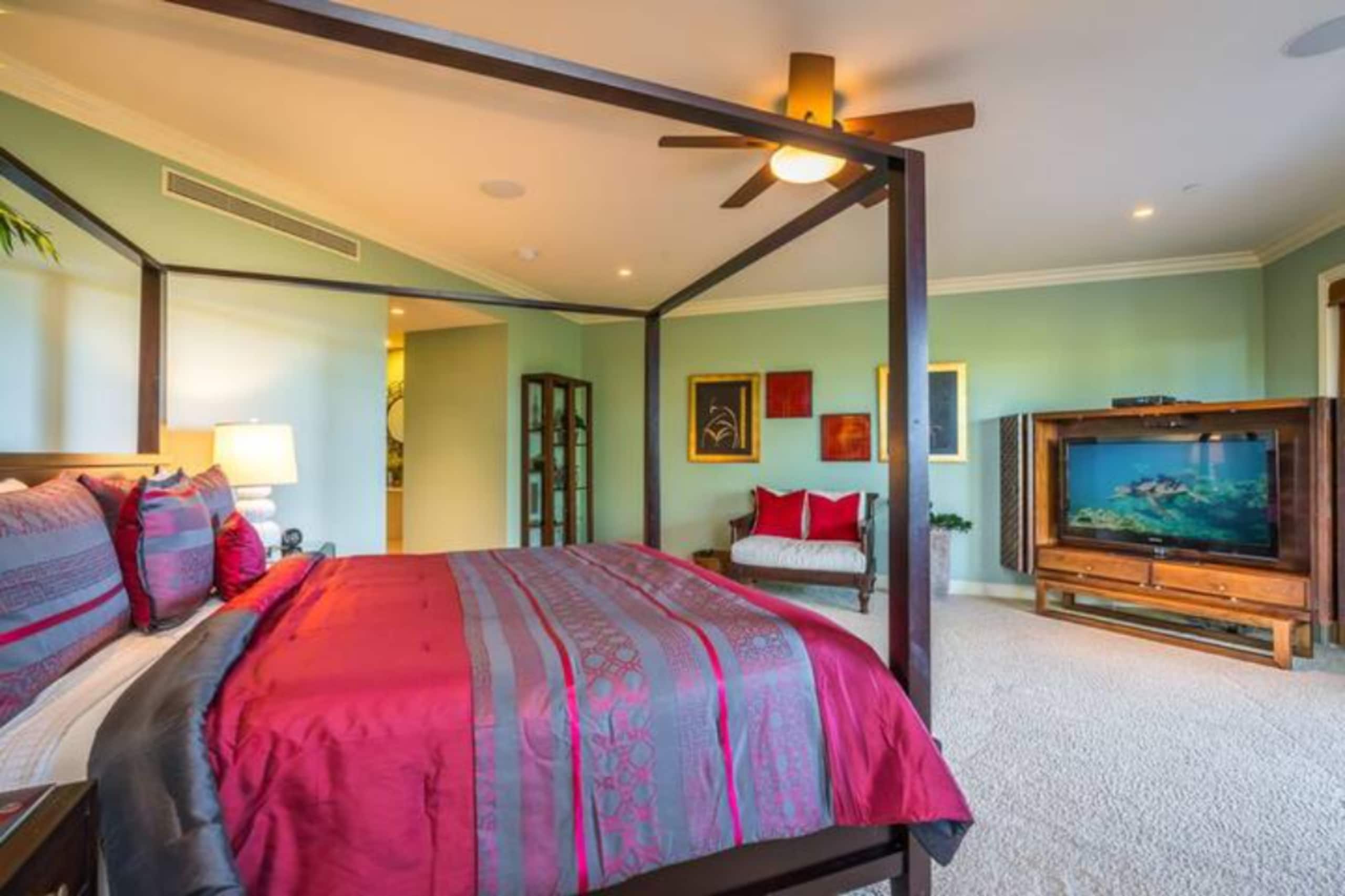 Condo in Kihei · ★4.94 · 3 bedrooms · 6 beds · 3.5 private baths - Image 23