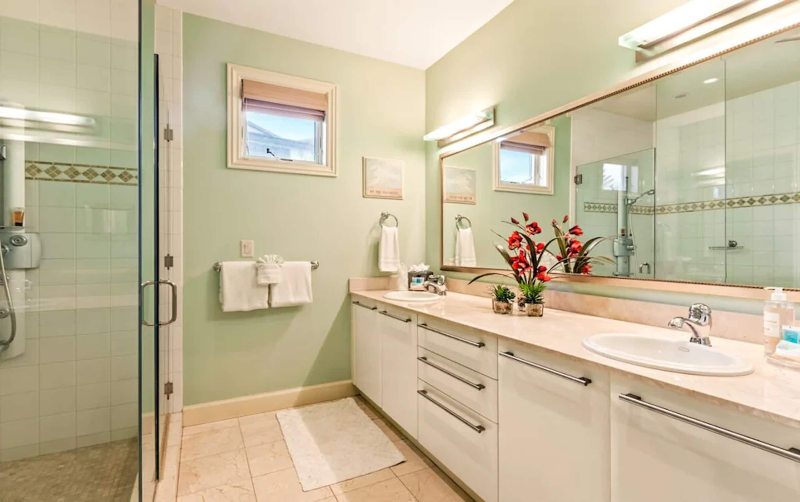 Condo in Kihei · ★4.94 · 3 bedrooms · 6 beds · 3.5 private baths - Image 31