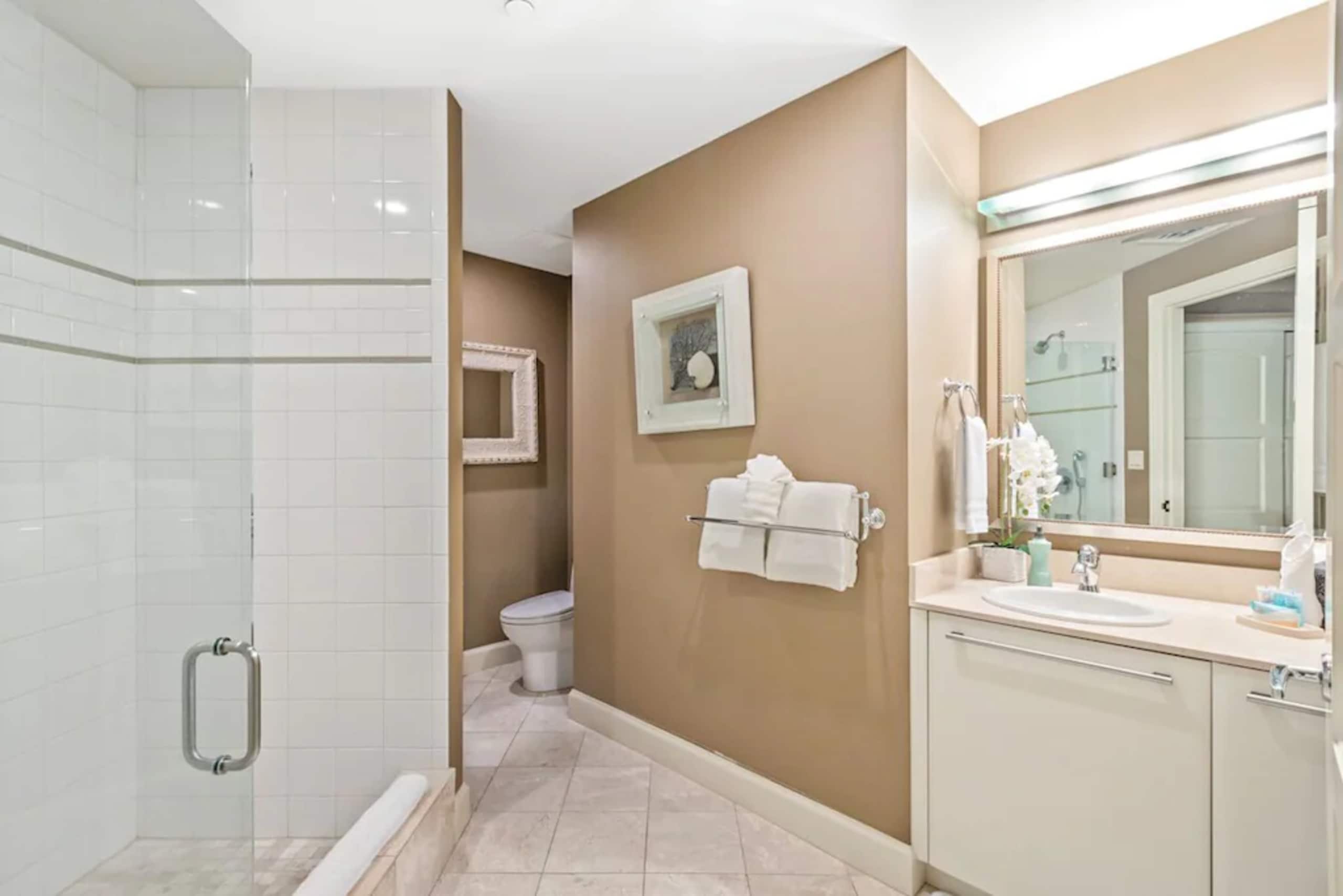 Condo in Kihei · ★4.94 · 3 bedrooms · 6 beds · 3.5 private baths - Image 34