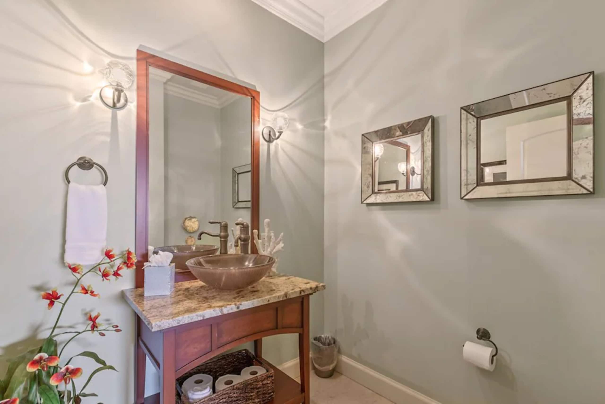Condo in Kihei · ★4.94 · 3 bedrooms · 6 beds · 3.5 private baths - Image 41
