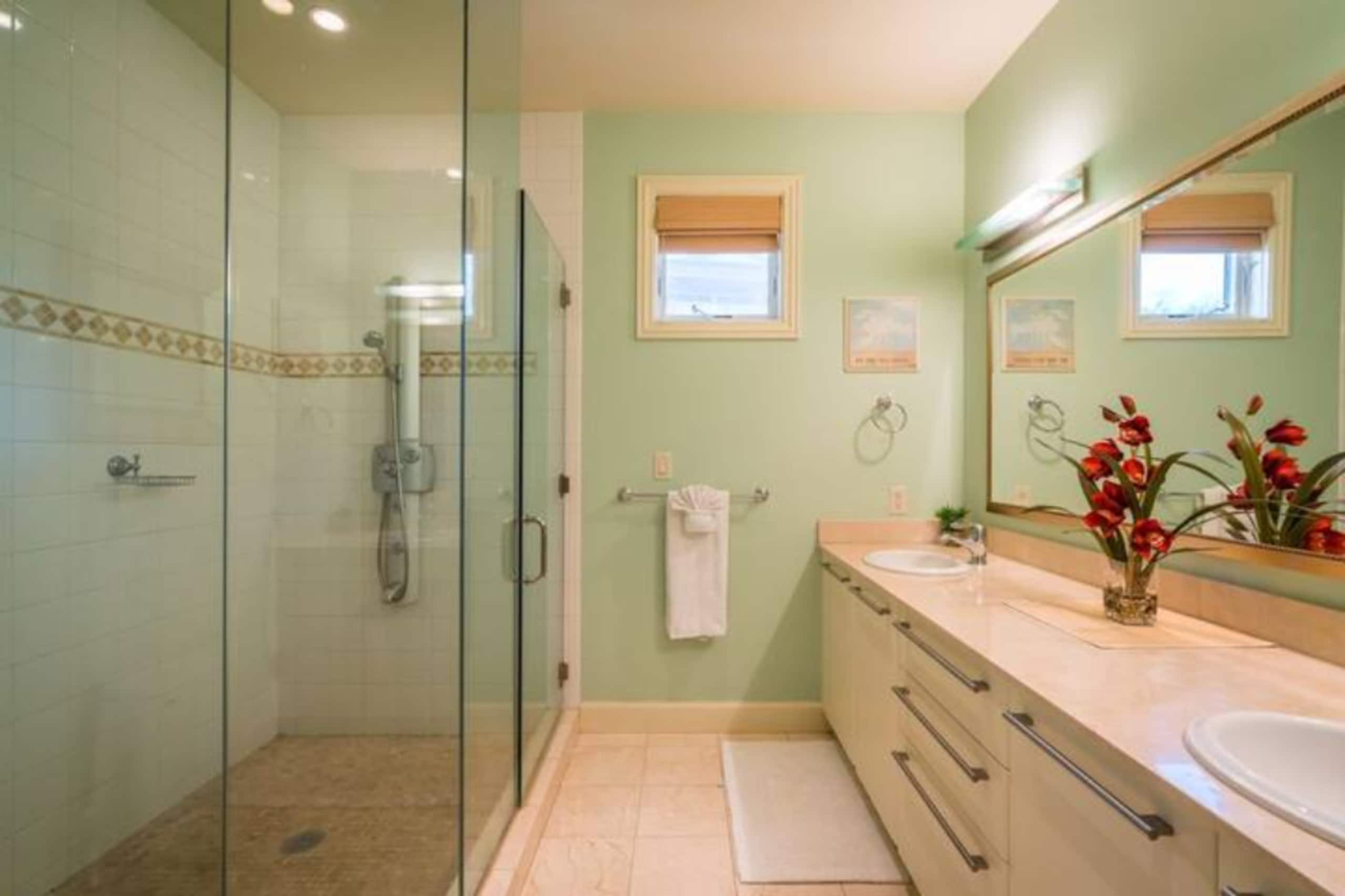 Condo in Kihei · ★4.94 · 3 bedrooms · 6 beds · 3.5 private baths - Image 33