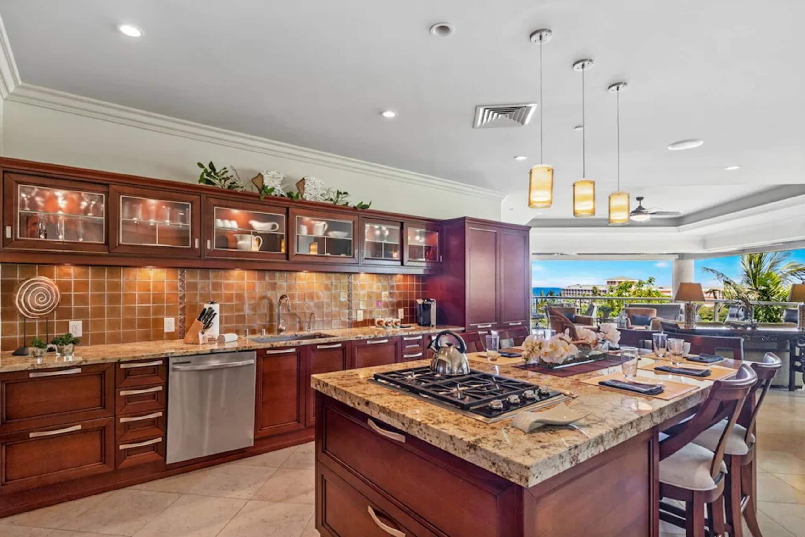 Condo in Kihei · ★4.94 · 3 bedrooms · 6 beds · 3.5 private baths - Image 8