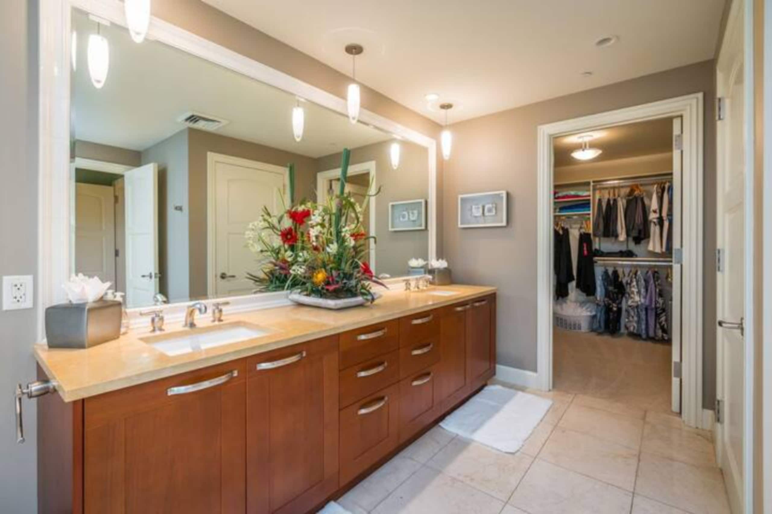 Condo in Kihei · ★4.94 · 3 bedrooms · 6 beds · 3.5 private baths - Image 40