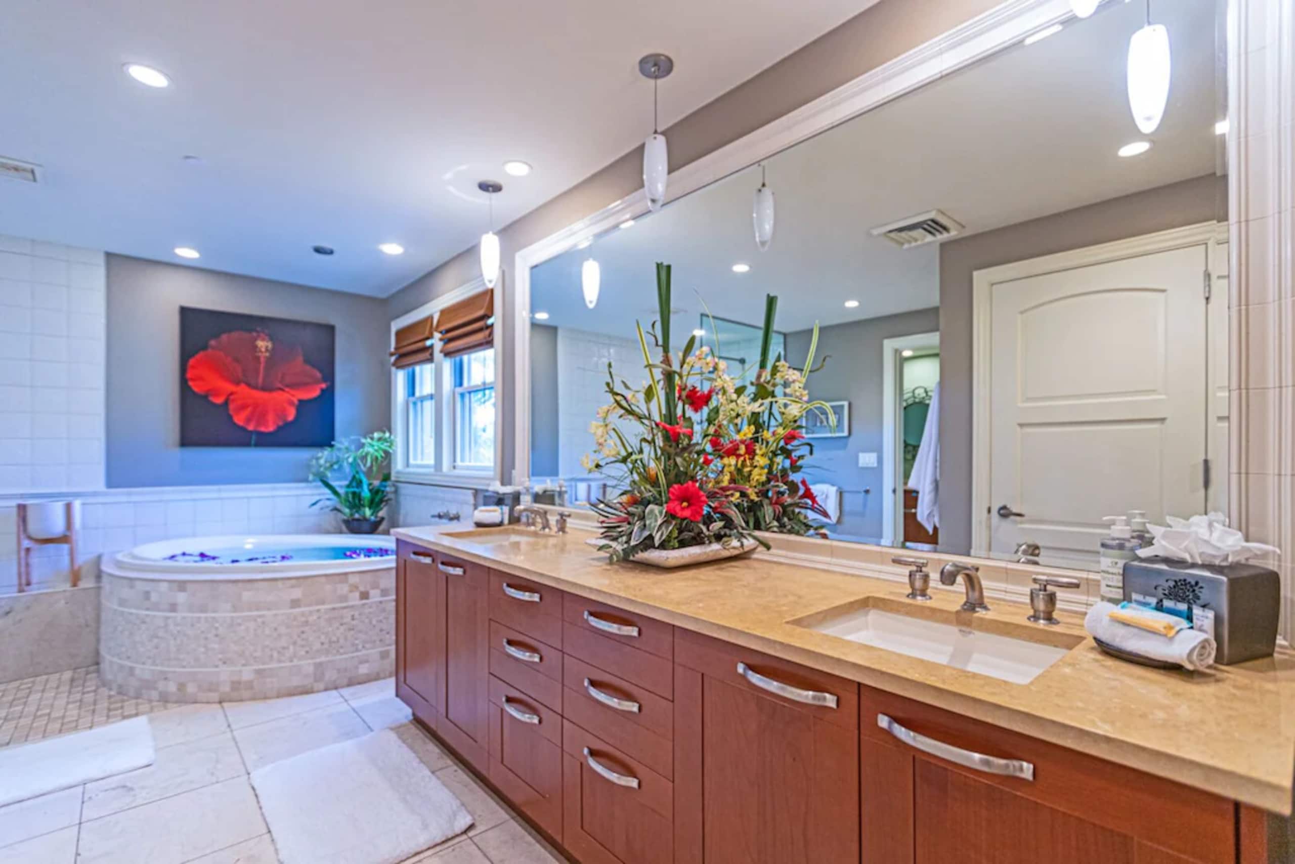 Condo in Kihei · ★4.94 · 3 bedrooms · 6 beds · 3.5 private baths - Image 36