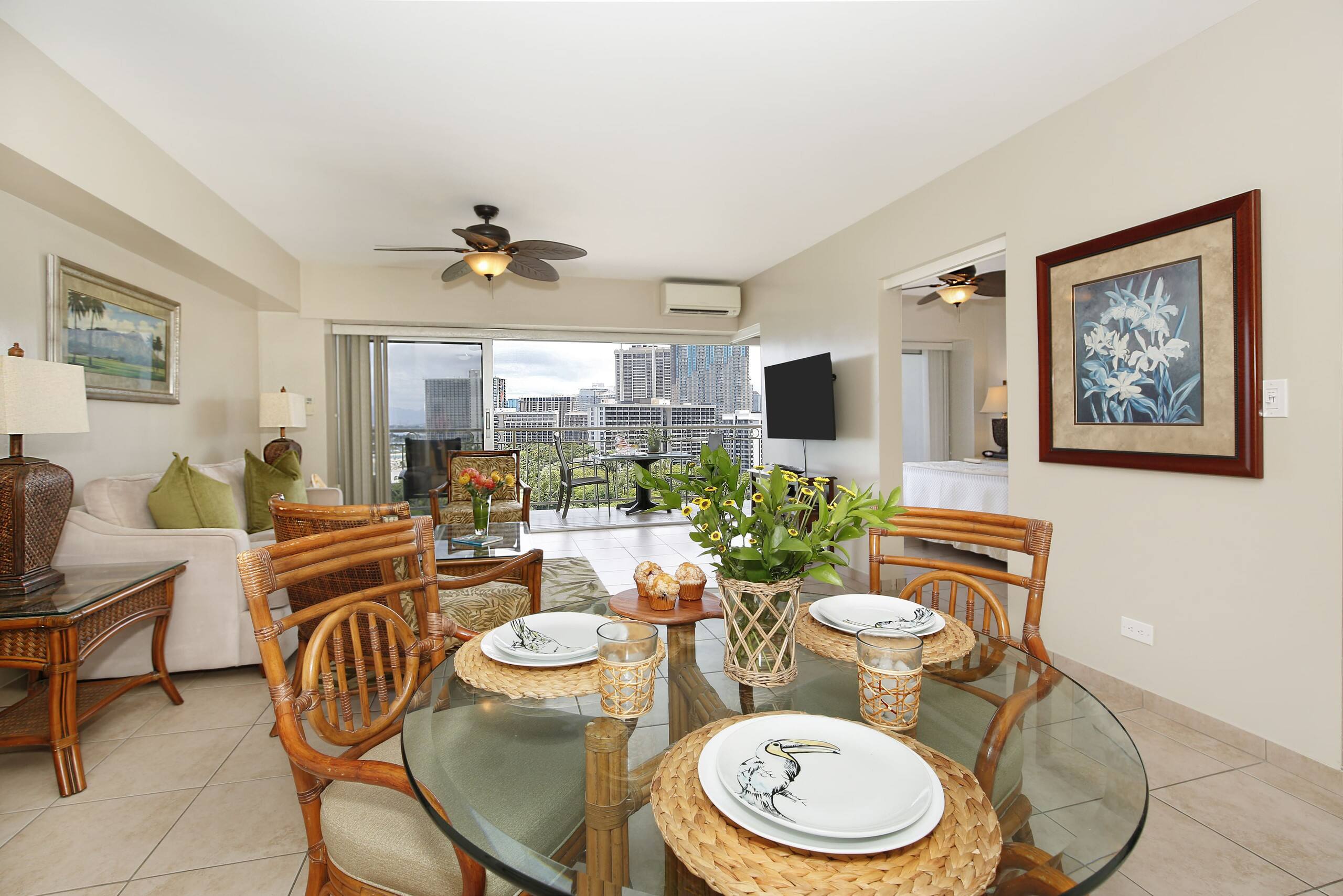 Condo in Honolulu · ★4.67 · 1 bedroom · 2 beds · 1 private bath - Image 10