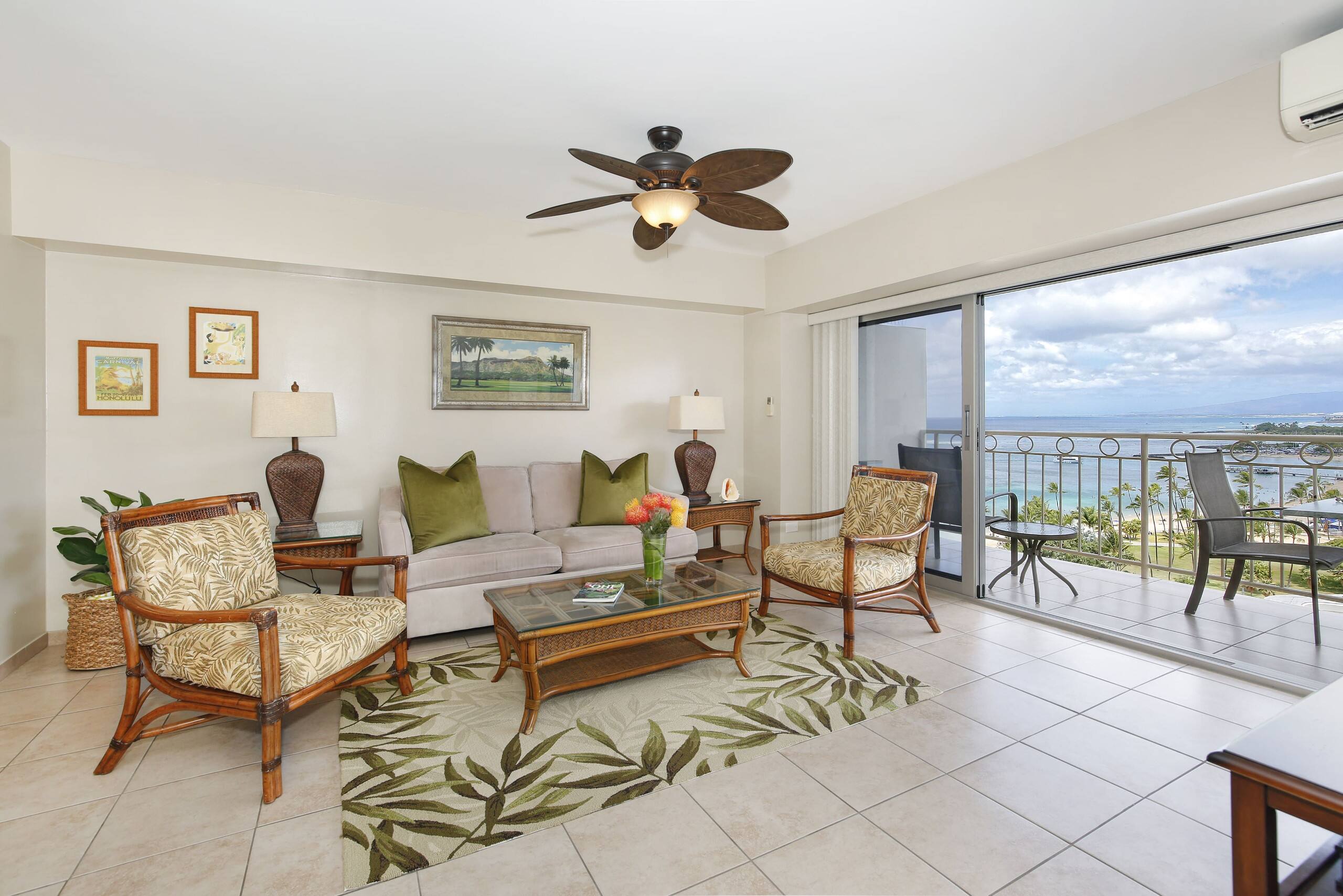 Condo in Honolulu · ★4.67 · 1 bedroom · 2 beds · 1 private bath - Image 2