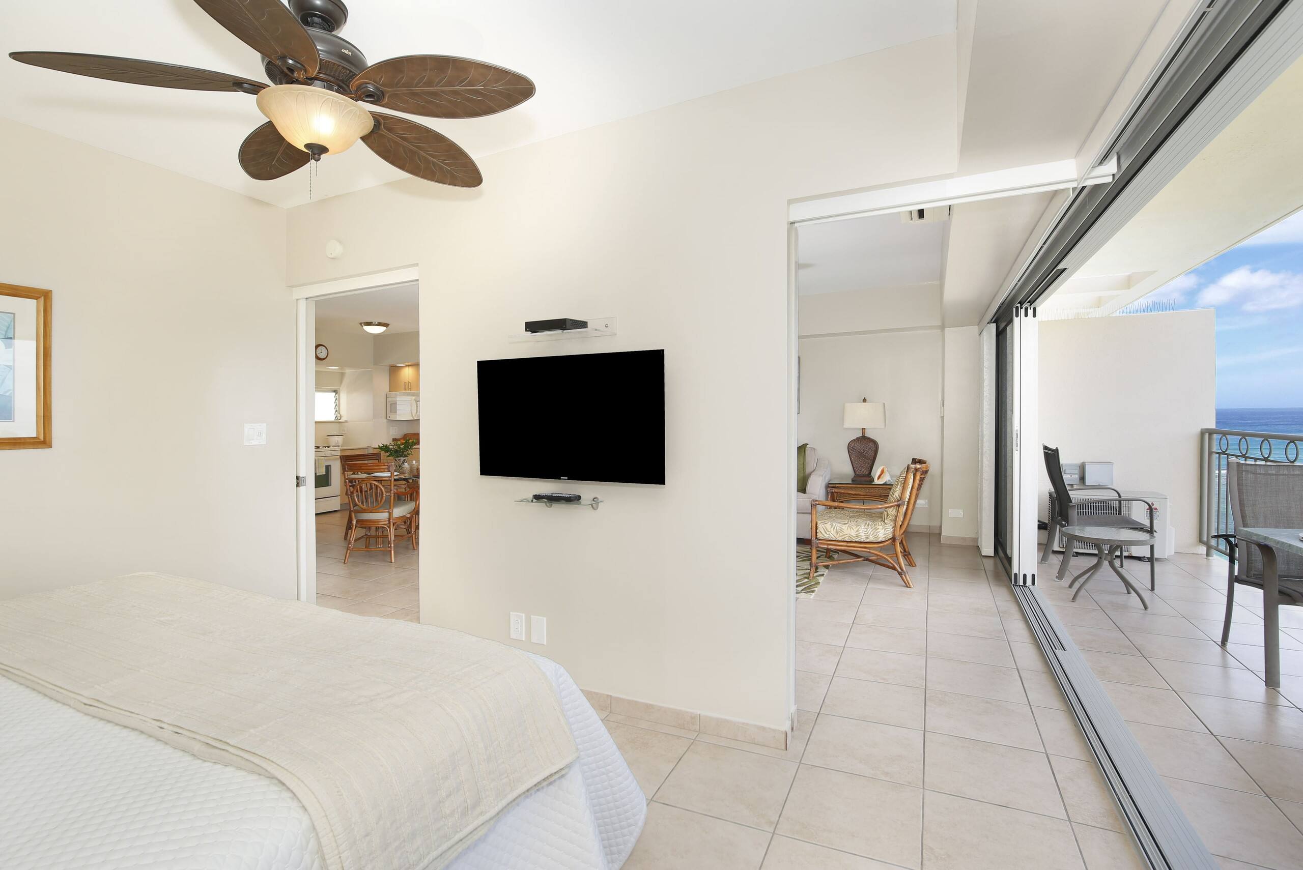 Condo in Honolulu · ★4.67 · 1 bedroom · 2 beds · 1 private bath - Image 13