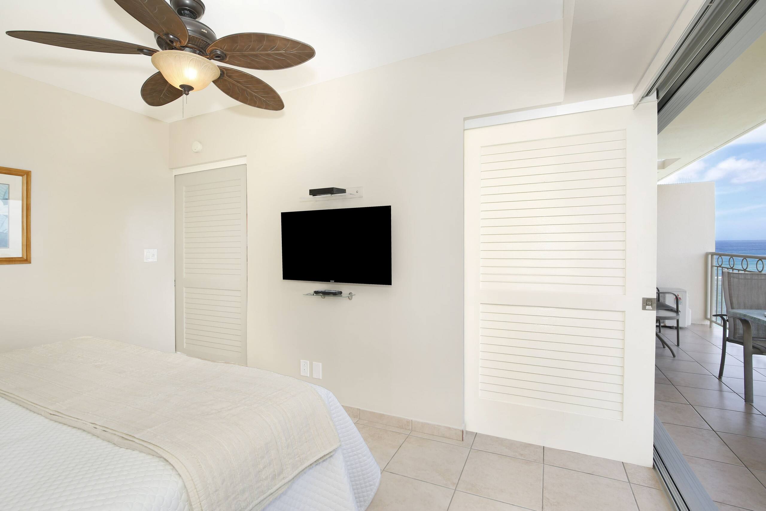 Condo in Honolulu · ★4.67 · 1 bedroom · 2 beds · 1 private bath - Image 14