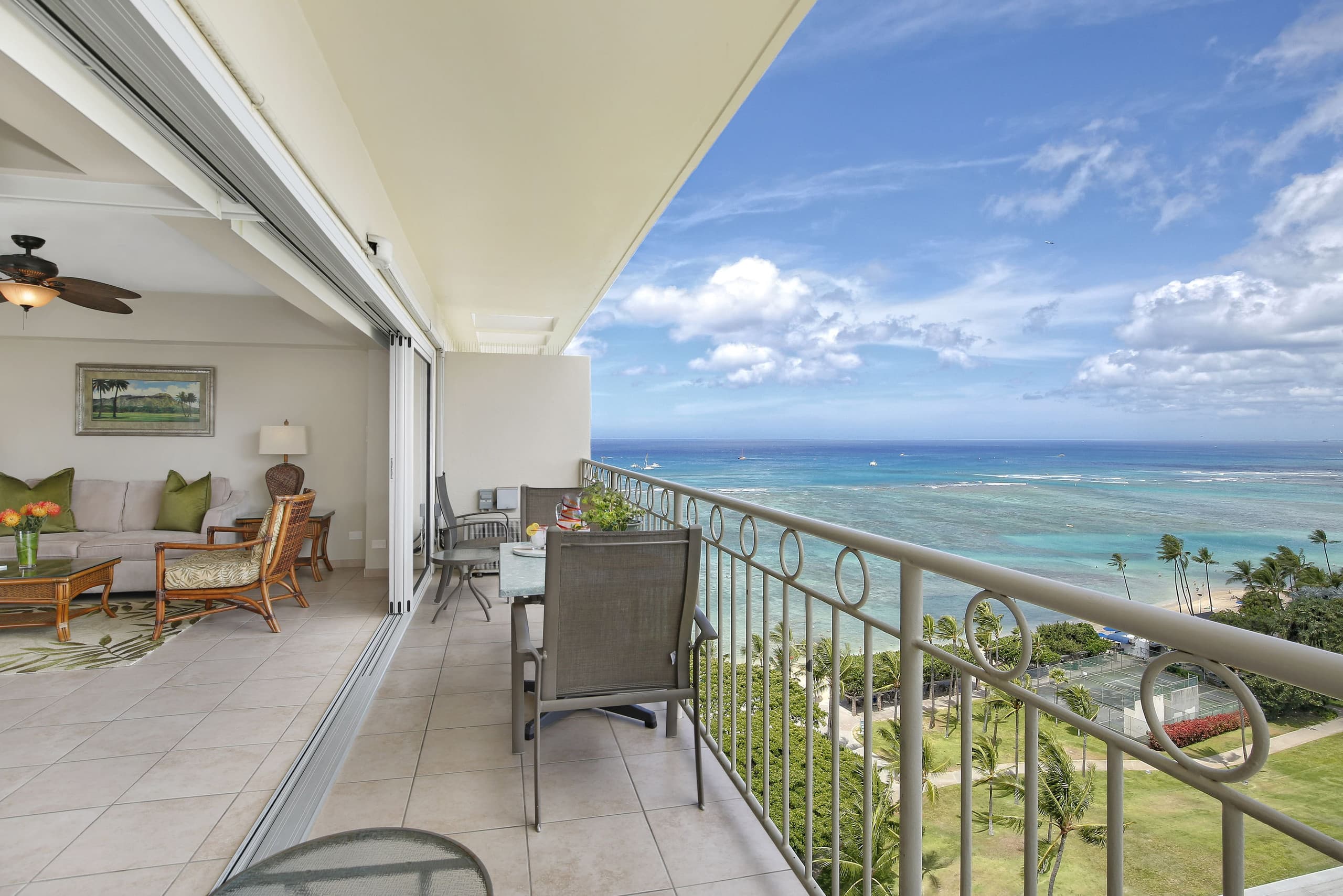 Condo in Honolulu · ★4.67 · 1 bedroom · 2 beds · 1 private bath - Image 3
