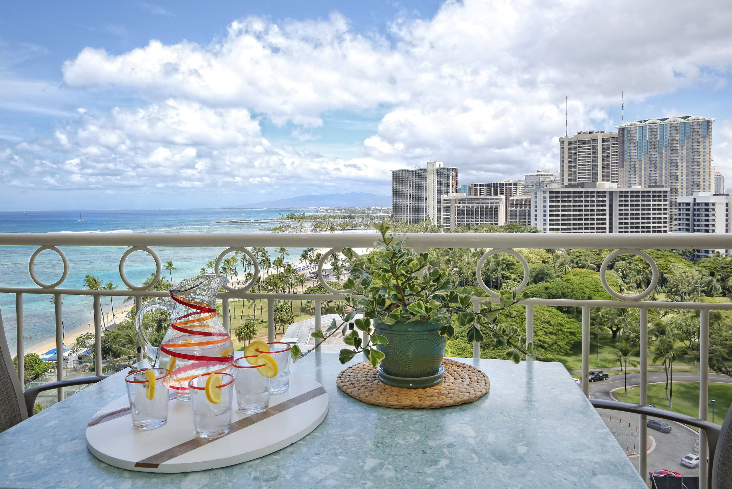 Condo in Honolulu · ★4.67 · 1 bedroom · 2 beds · 1 private bath - Image 20