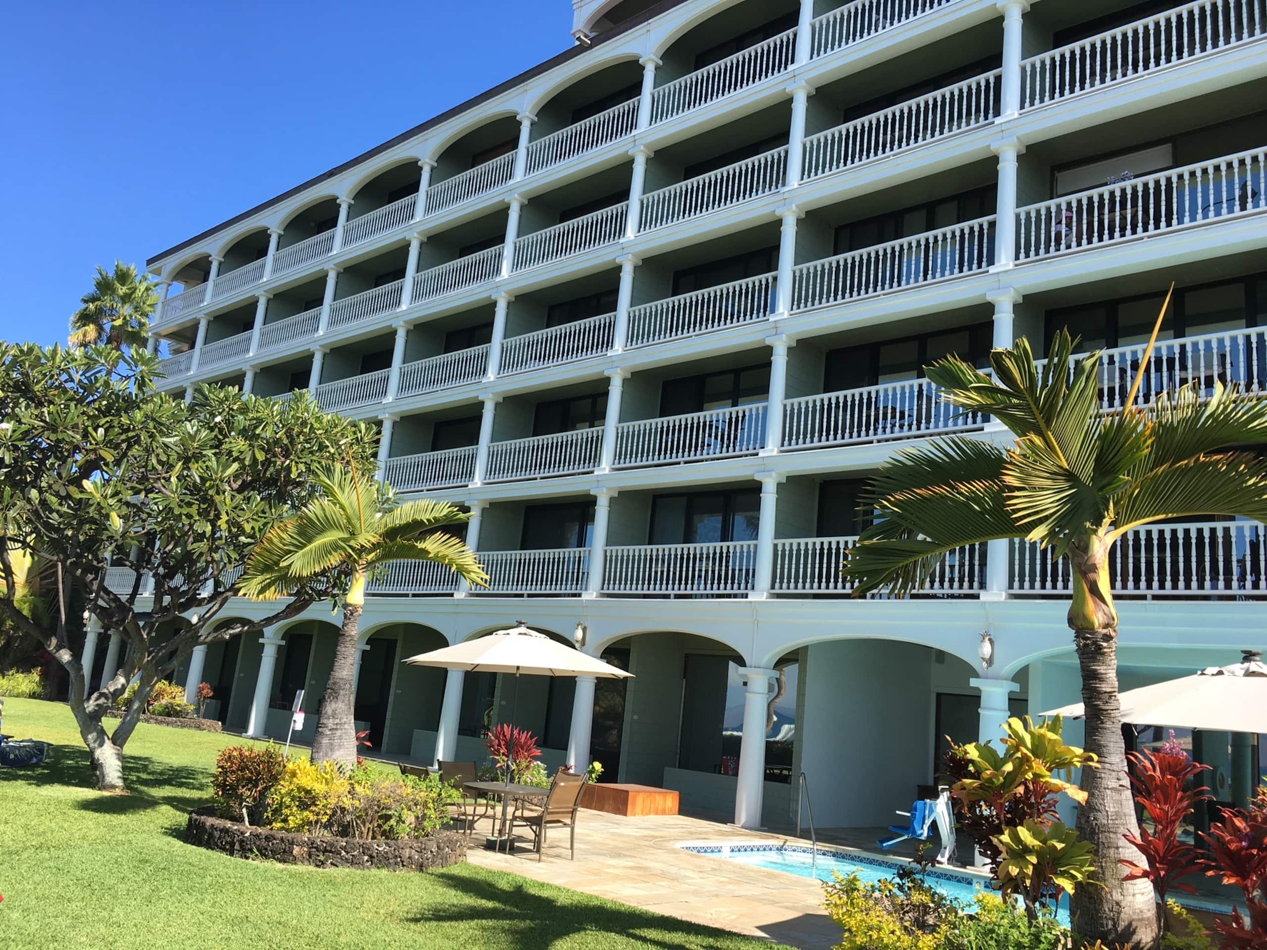 Beachfront Condo Lahaina Shores.  Fully upgraded! - Image 9