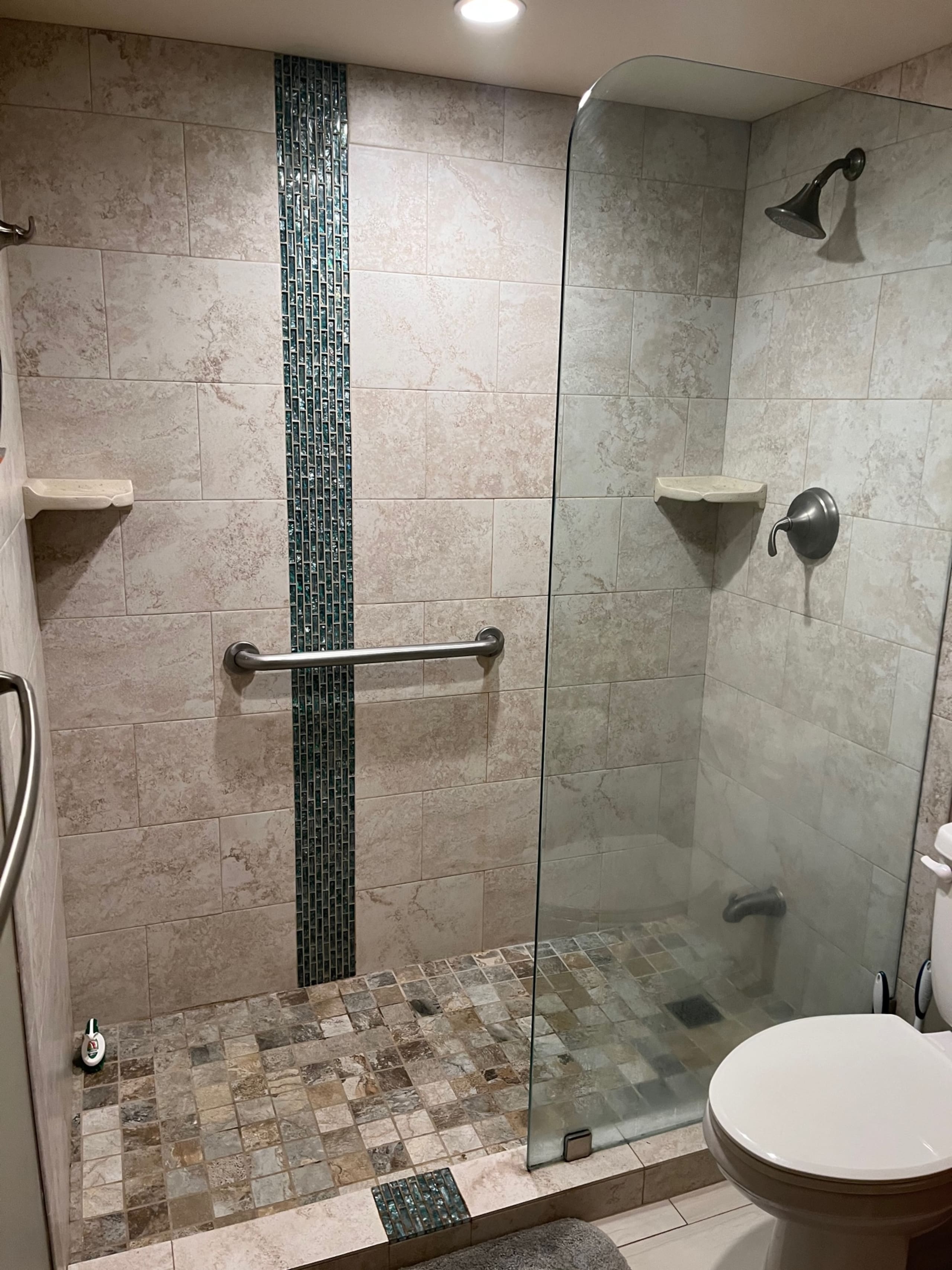 Beachfront Condo Lahaina Shores.  Fully upgraded! - Image 20