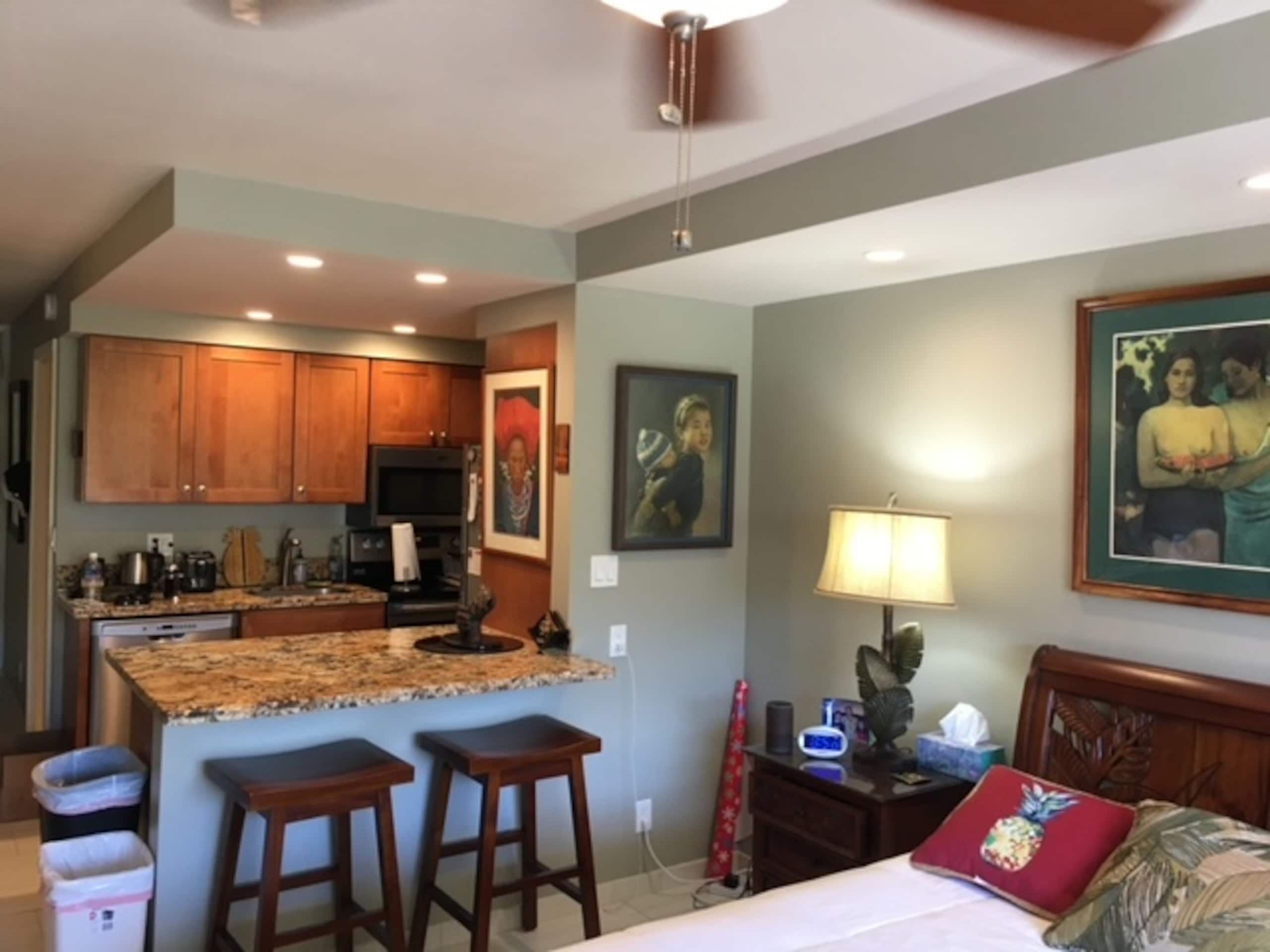 Beachfront Condo Lahaina Shores.  Fully upgraded! - Image 14