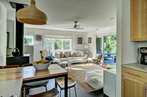 Successful Airbnb property: Modern Montauk retreat with wood stove by Harbor in Montauk