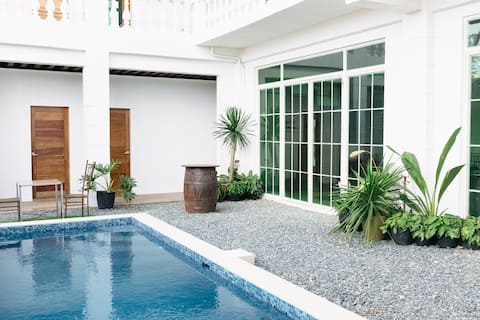 Private estate for big groups and events