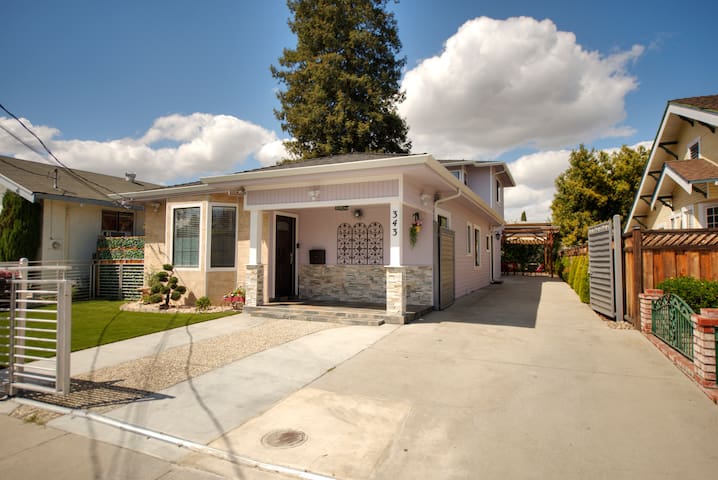 Fascinating 7bd/5ba home, Heart of Silicon Valley! gallery image 2