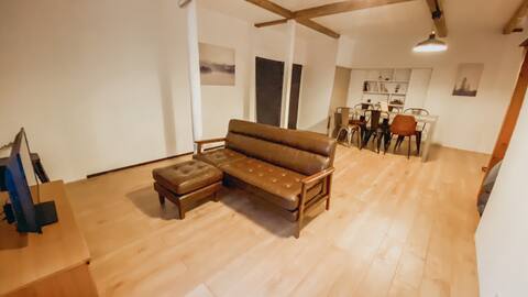 Entire house for rent/right by the beach/10 minutes by car to Shiokazaki Onsen and Marine World!