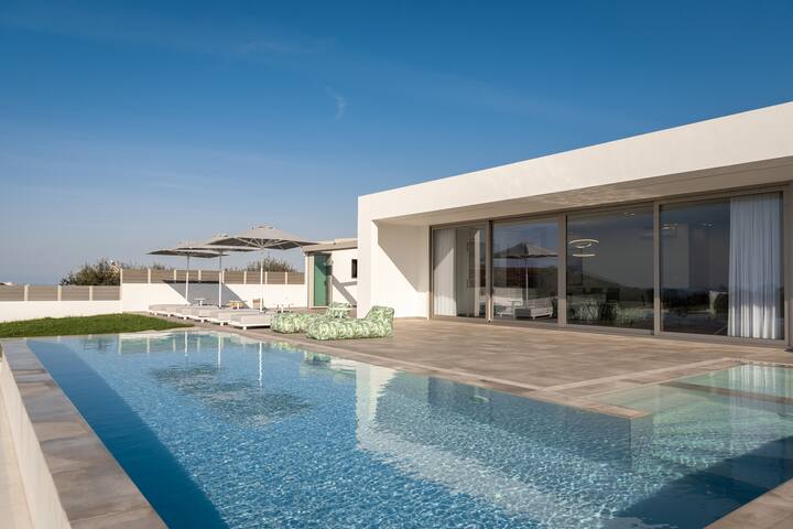 Margaret Villa – Pool, Heated Spa Whirlpool & BBQ gallery image 5