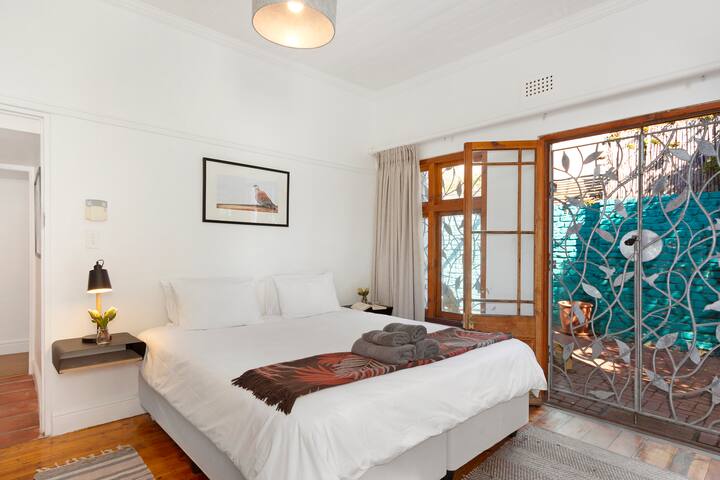 Cheerful Surfer’s Haven in Muizenberg gallery image 3