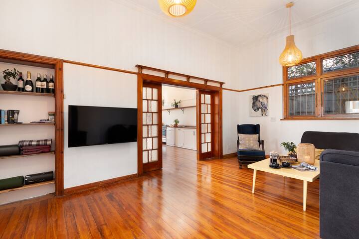 Cheerful Surfer’s Haven in Muizenberg gallery image 2