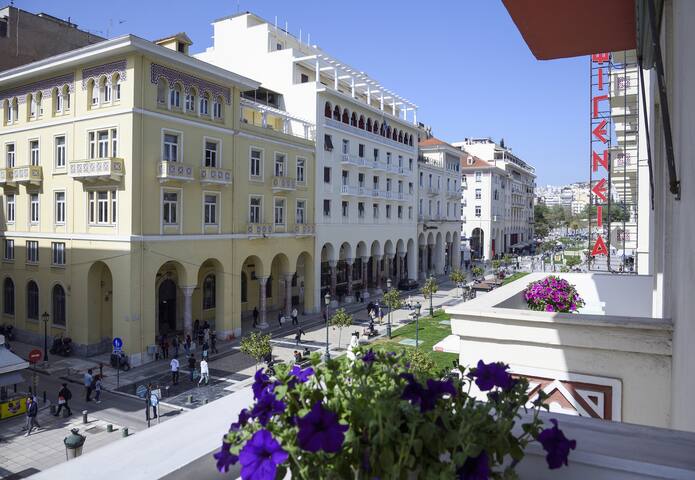 4 Travelers gallery image 3