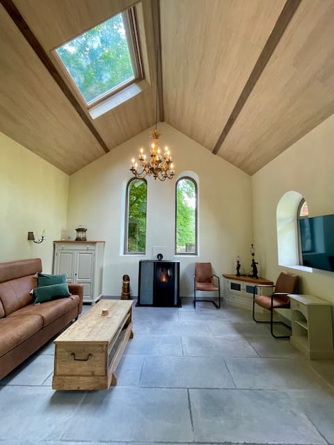 Romantic luxury private chapel as vacation home 2p