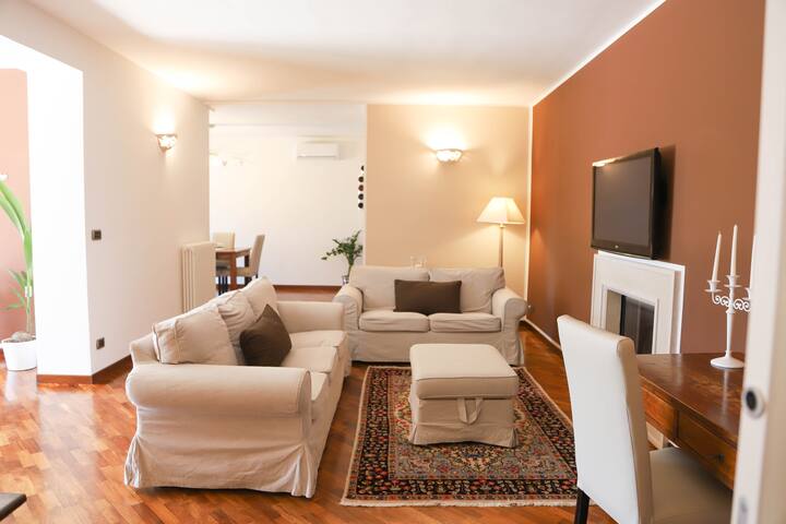 VILLA LAURETO con vista Panoramica gallery image 4