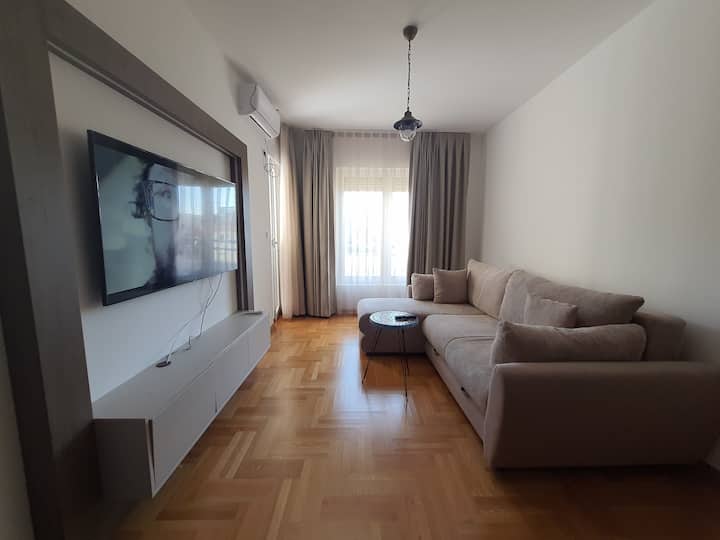 Gorgeous Flat In Central Budva - Budva