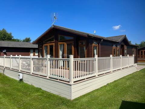 Crystal Lodge with Hot Tub