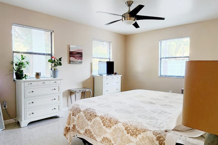 Dormitorio king con vistas.