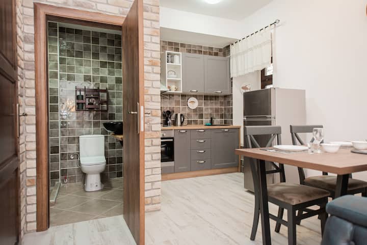 Romantic & Stylish Fairytale Home + Shared Terrace - Kotor